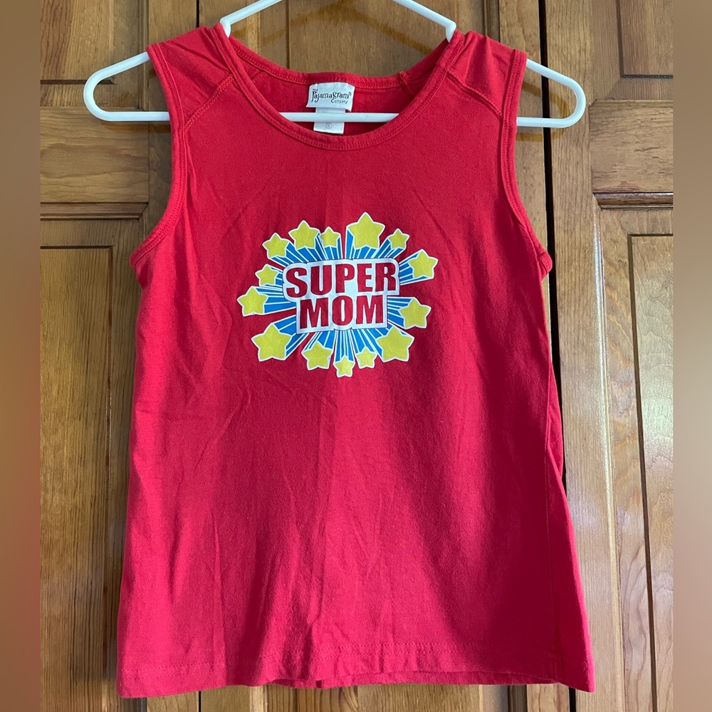 💙 Super Mom Red tank top - Size Small 💙